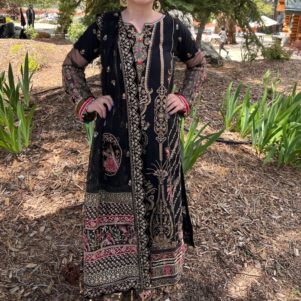 Pakistani Khameez Salwar